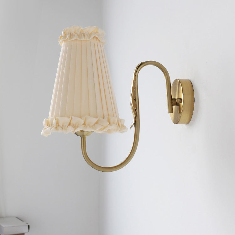 Pastoral Pleated Fabric Lace Shade 1-Light Wall Sconce Lamp