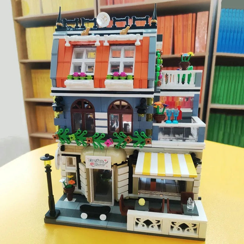 MOC Creator Expert City Garden Hotel Bricks Toy 0940