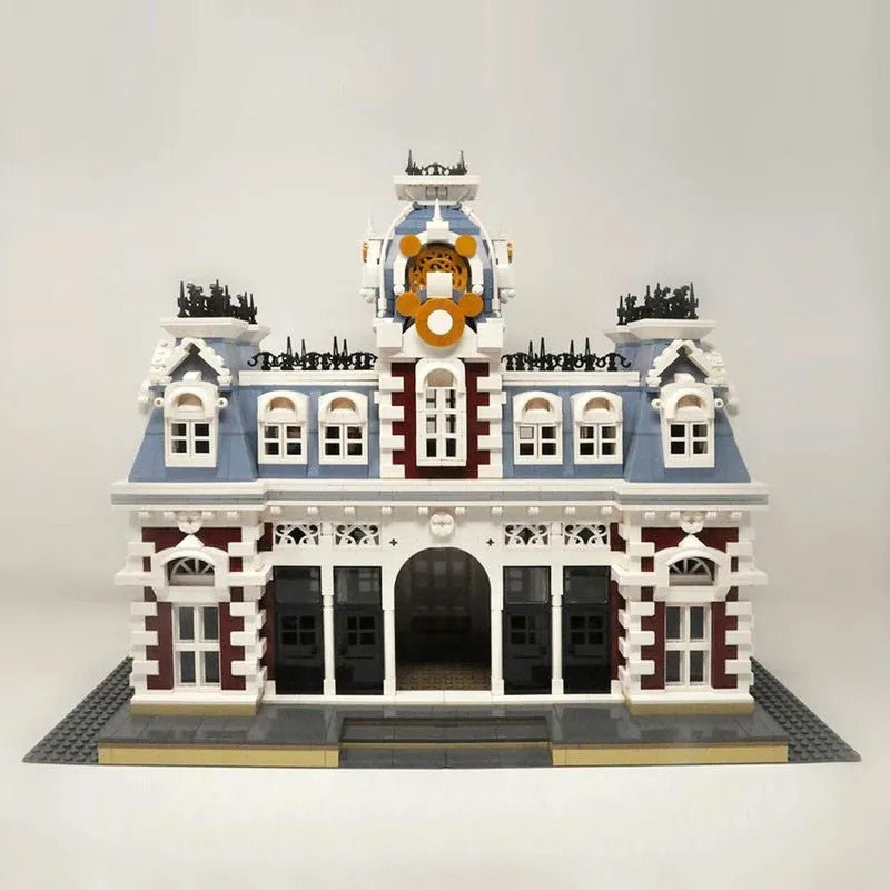 Street Expert MOC Dreamland City Train Station Bricks Toy