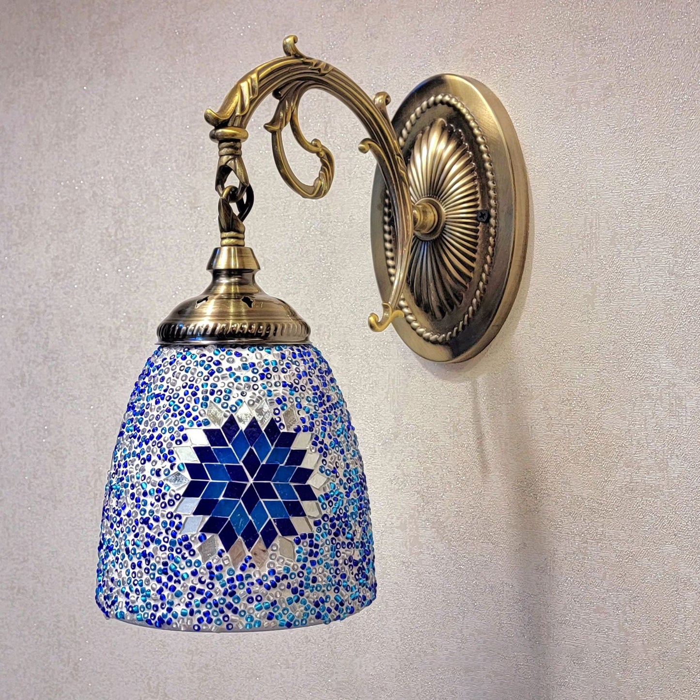 Tiffany Dome Iron Glass 1-Light Wall Sconce Lamp
