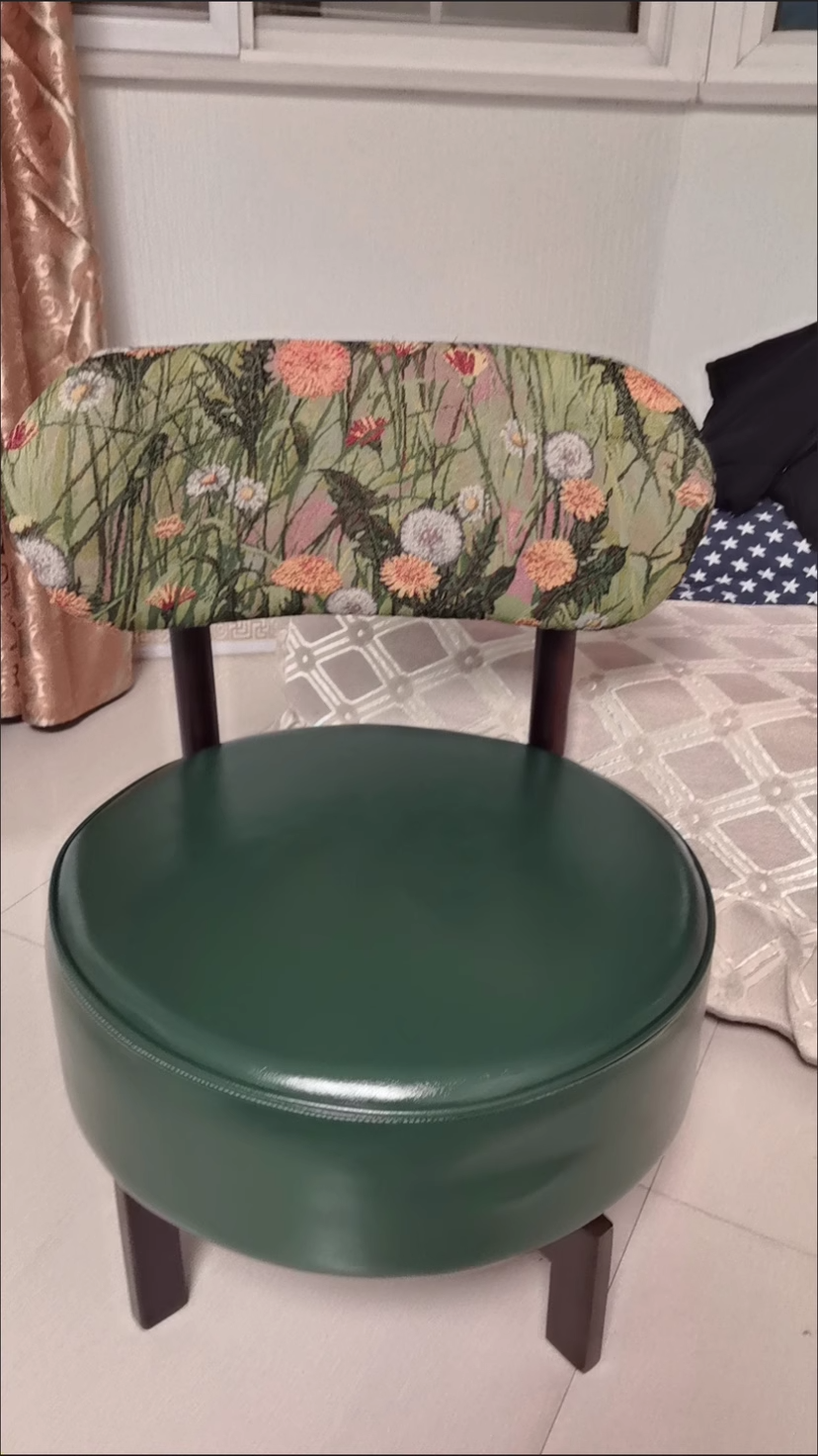 Traditional Leather Chair