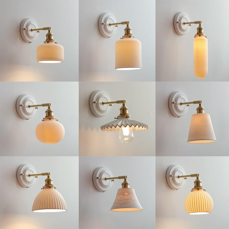Traditional Vintage Ceramic Brass 1-Light Wall Sconce