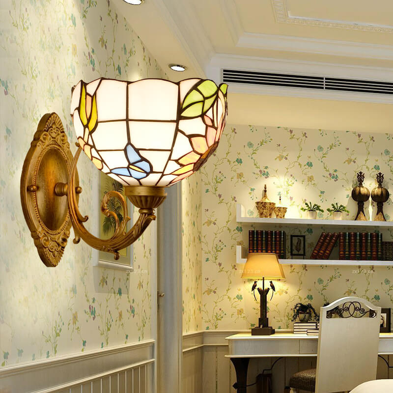 European Tiffany Glass Metal 1-Light Wall Sconce Lamp