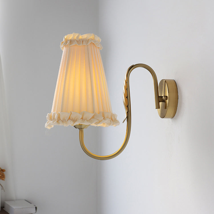 Pastoral Pleated Fabric Lace Shade 1-Light Wall Sconce Lamp