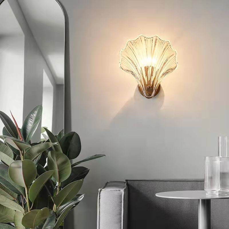Shell Glass Brass Finish Frame 1-Light Wall Sconce Lamp