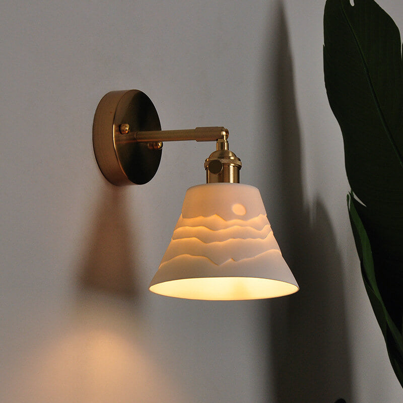 Minimalist Ceramic Mural Horn 1-Light Wall Sconce Lamp