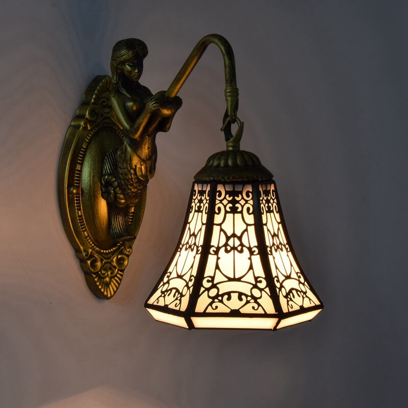 Tiffany Iron Frame Stained Glass 1-Light Wall Sconce Lamp