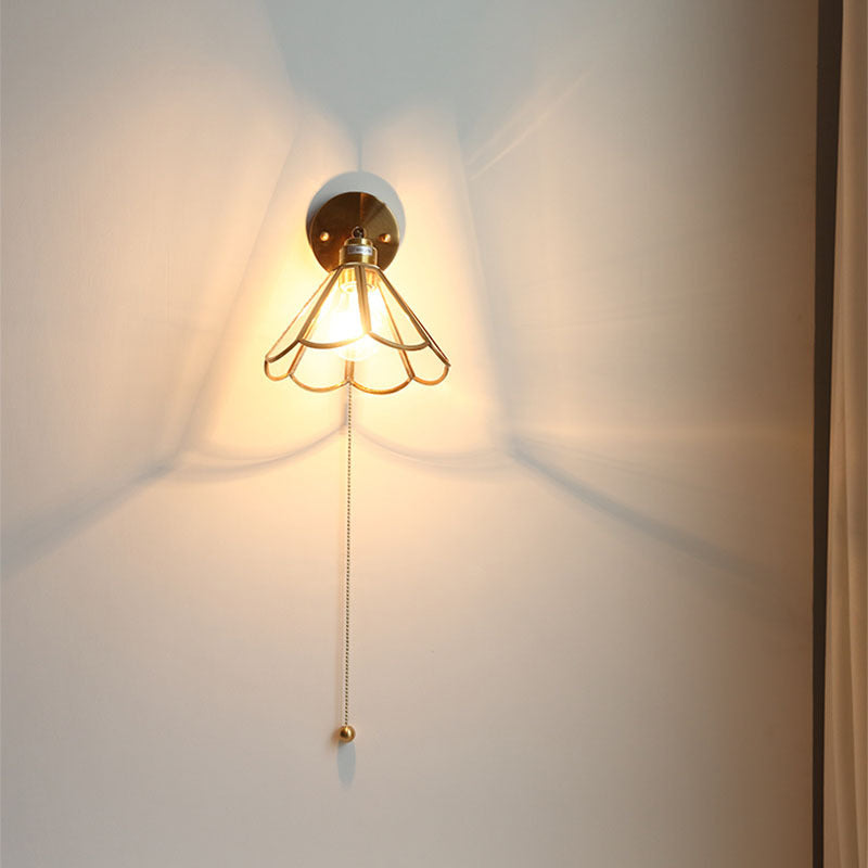 Tapered Petal All Copper Glass 1-Light Wall Sconce Lamp