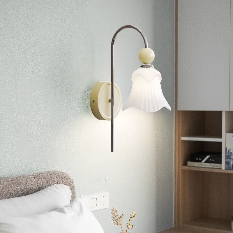 Nordic Iron Glass Flower Shape 1-Light Wall Sconce Lamp