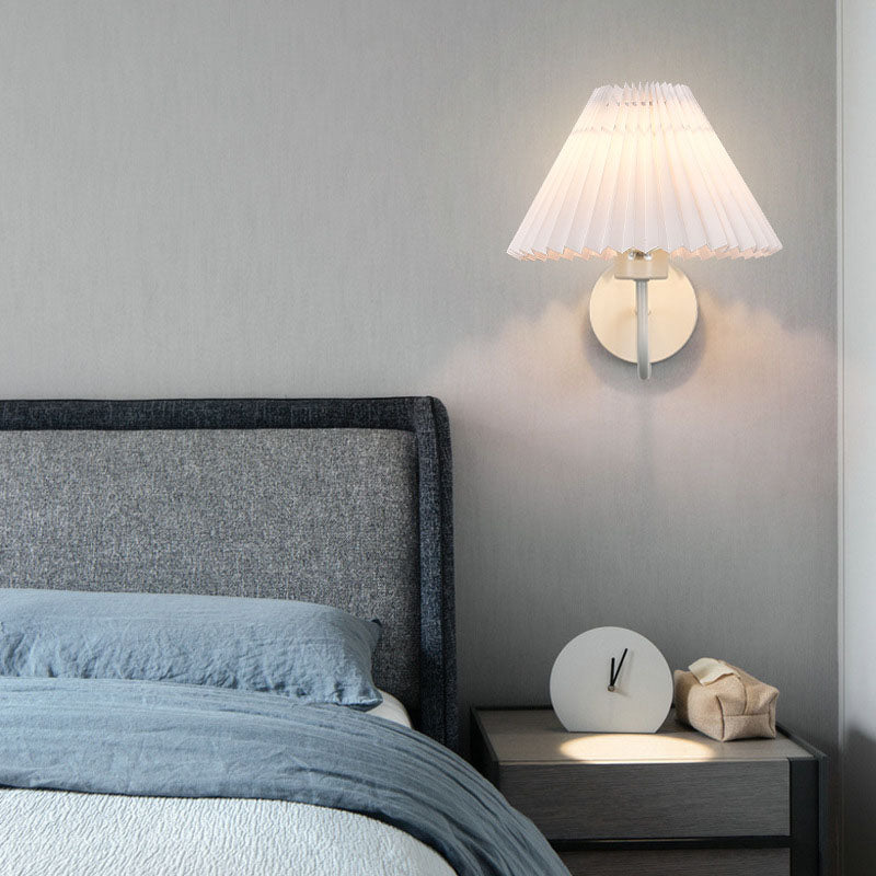 Pleated Disc Base Iron Fabric 1-Light Wall Sconce Lamp