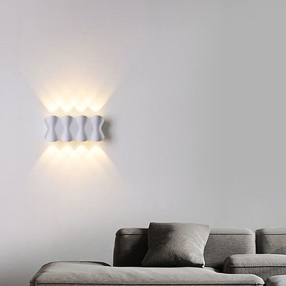 Simplicity Wave Aluminum LED Outdoor Wall Sconce Lamp