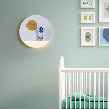 Creative Iron Resin Round Astronaut LED Wall Sconce Lamp
