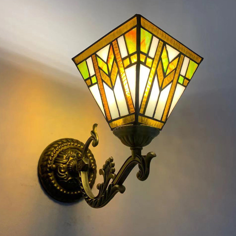 Tiffany Geometric Pyramid Shade 1-Light Wall Sconce Lamp