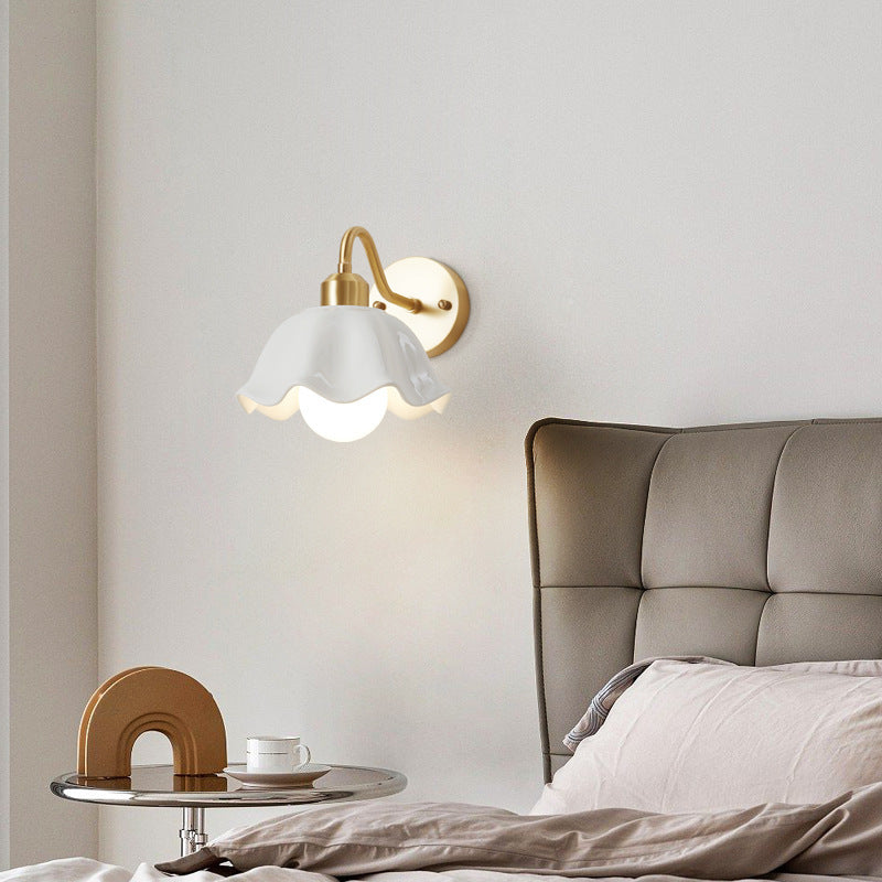 Cream Flower Pod All Copper Glass 1-Light Wall Sconce Lamp