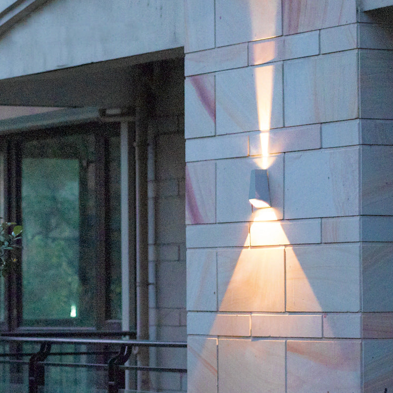 Trapezoidal Silicone PVC Lens LED Outdoor Wall Sconce Lamp