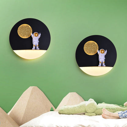 Creative Iron Resin Round Astronaut LED Wall Sconce Lamp