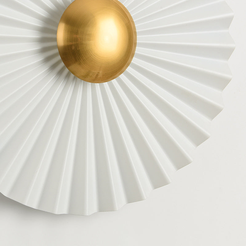 Creative Round Scallop Hardware LED Wall Sconce Lamp