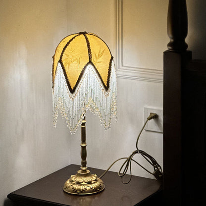 Traditional Leaf Table Lamp