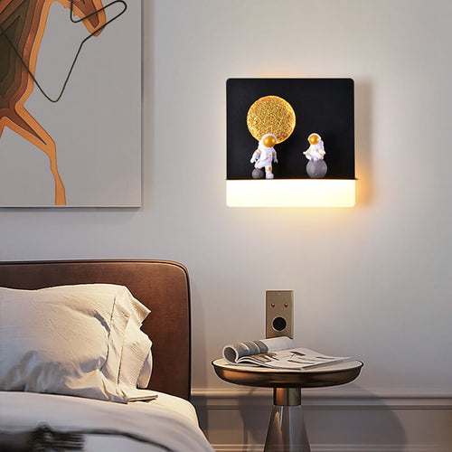 Creative Iron Resin Round Astronaut LED Wall Sconce Lamp