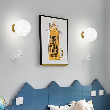 3D Moon Shade Resin Astronaut 1-Light Wall Sconce Lamp