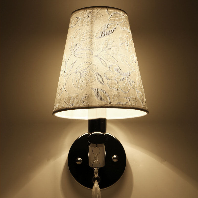 Transitional Iron Frame 1-Light Wall Sconce Lamp