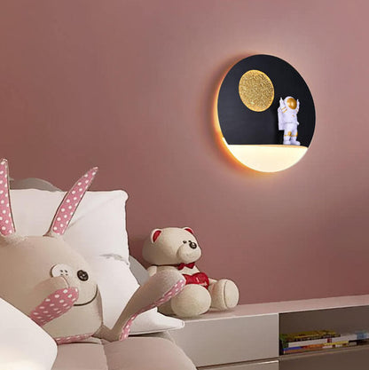 Creative Iron Resin Round Astronaut LED Wall Sconce Lamp