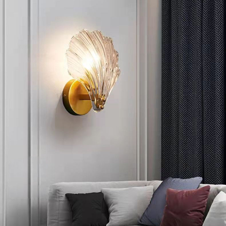 Shell Glass Brass Finish Frame 1-Light Wall Sconce Lamp