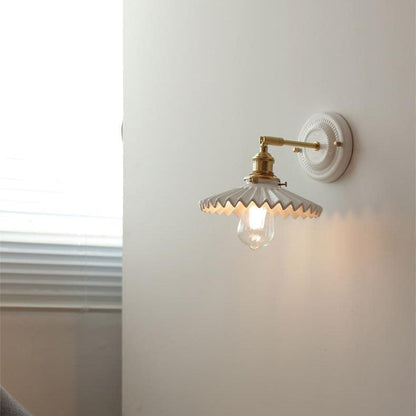 Traditional Vintage Ceramic Brass 1-Light Wall Sconce