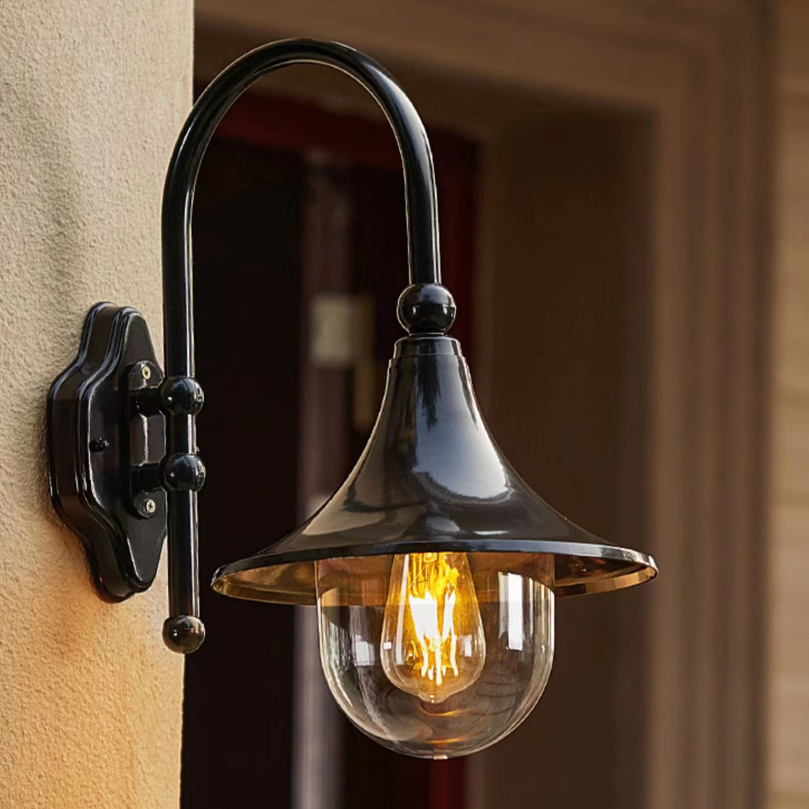 Industrial Aluminum Horn Shape 1-Light Wall Sconce Lamp