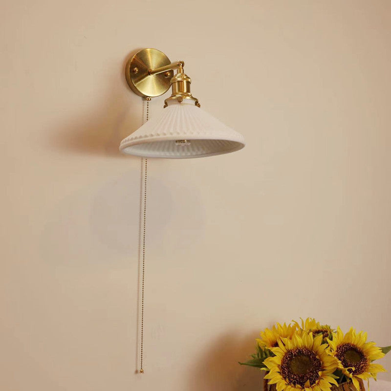 Simplicity Round 1-Light Vanity Light Wall Sconce Lamp