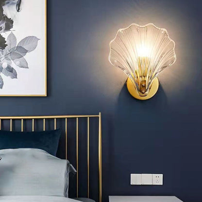 Shell Glass Brass Finish Frame 1-Light Wall Sconce Lamp