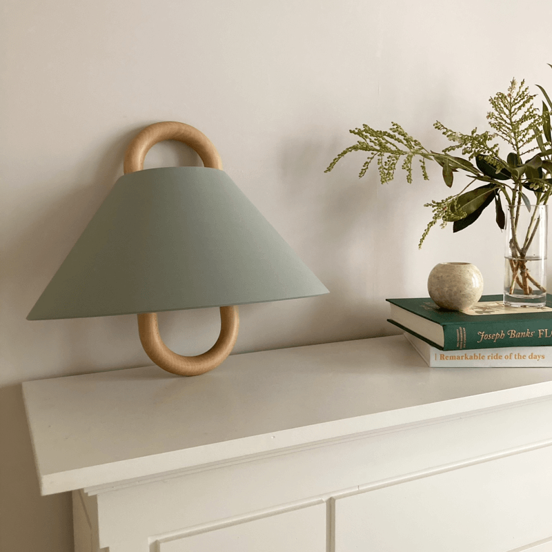 Modern Solid Wood Pleated Semicircle 1-Light Wall Sconce