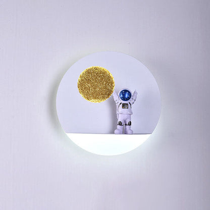 Creative Iron Resin Round Astronaut LED Wall Sconce Lamp
