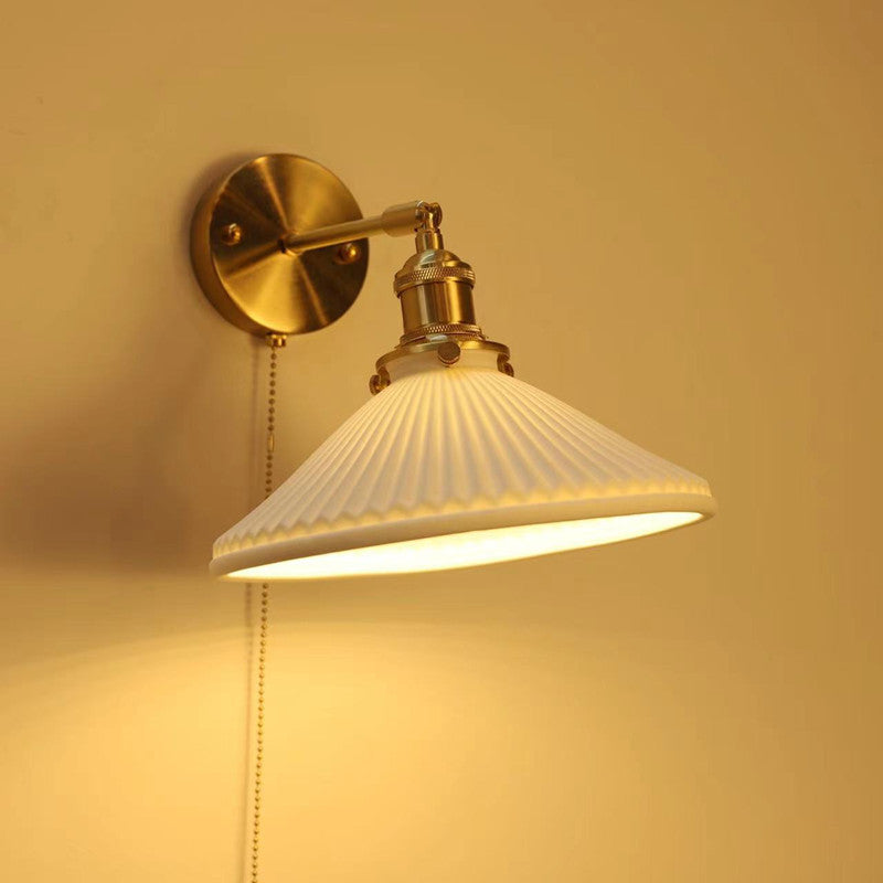Simplicity Round 1-Light Vanity Light Wall Sconce Lamp