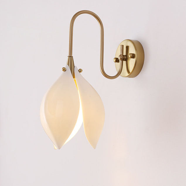 Ceramic Flower Shape Iron Frame 1-Light Wall Sconce Lamp