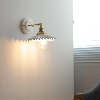 Traditional Vintage Ceramic Brass 1-Light Wall Sconce