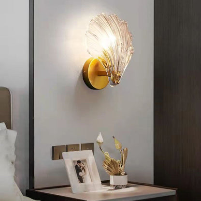 Shell Glass Brass Finish Frame 1-Light Wall Sconce Lamp