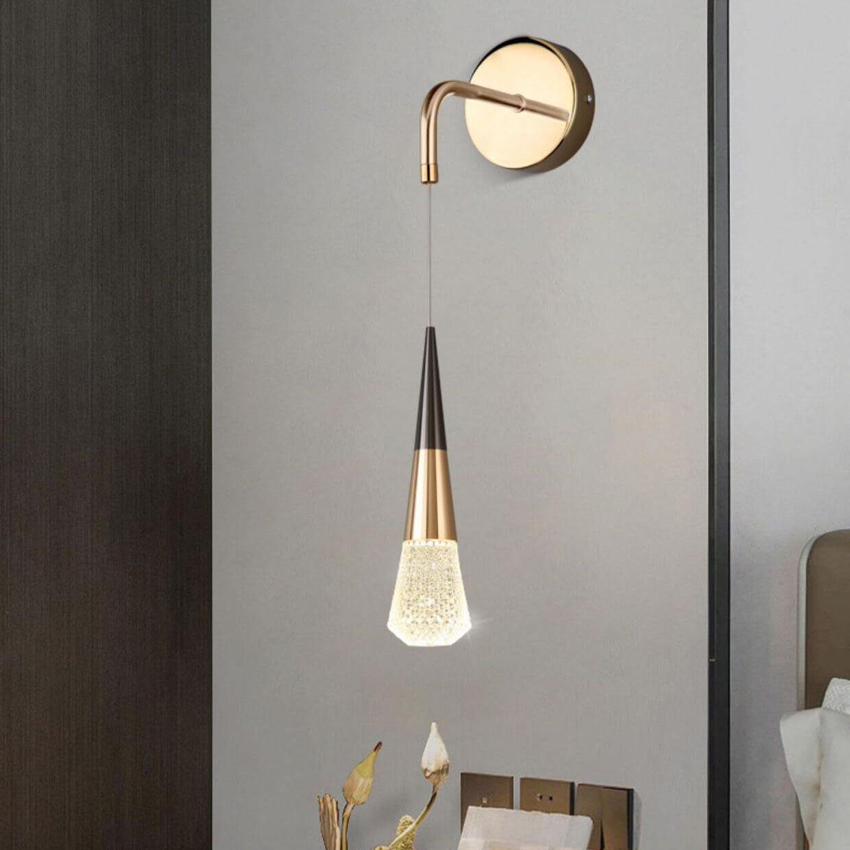Light Aluminum Crystal Diamond Shape LED Wall Sconce Lamp