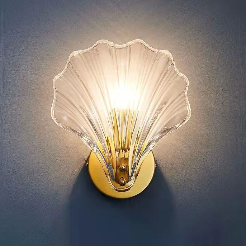 Shell Glass Brass Finish Frame 1-Light Wall Sconce Lamp
