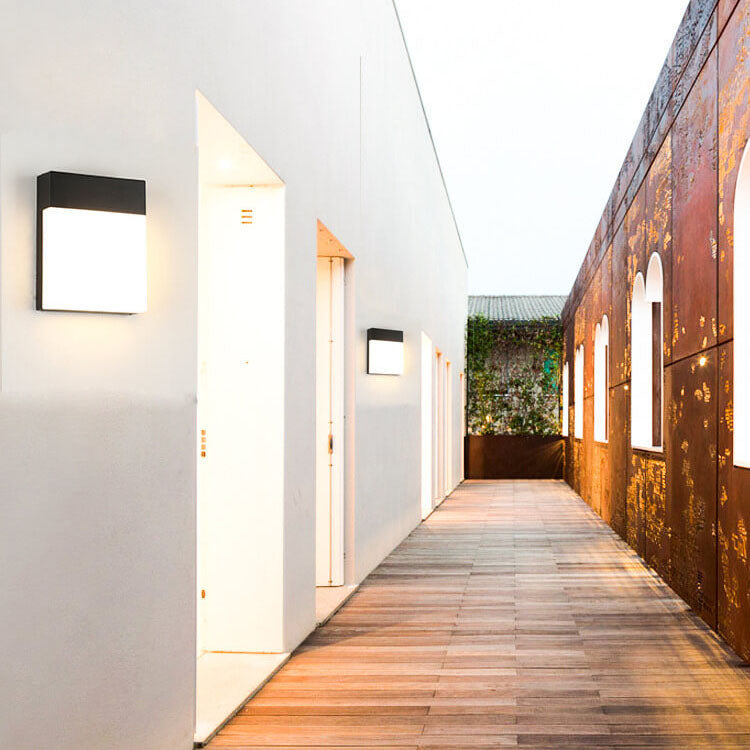 Outdoor Frosted Aluminum Waterproof LED Wall Sconce Lamp