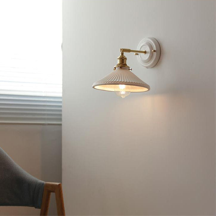 Traditional Vintage Ceramic Brass 1-Light Wall Sconce