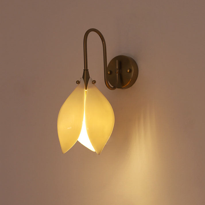 Ceramic Flower Shape Iron Frame 1-Light Wall Sconce Lamp