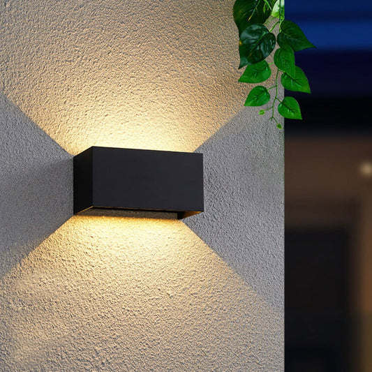 Outdoor Up and Down Illuminated Outdoor Wall Sconce Lamp