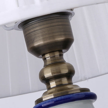 Traditional Ceramic Vase Table Lamp