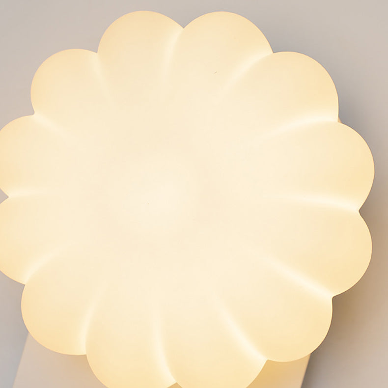 Simplicity PE Pumpkin Shape Iron 1-Light Wall Sconce Lamp