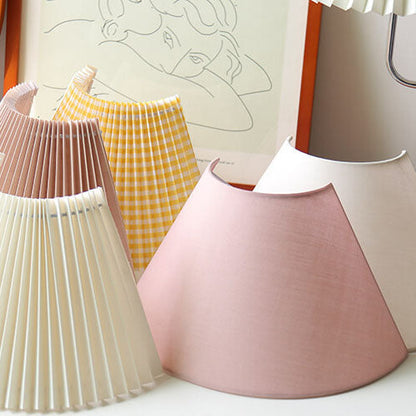 Modern Solid Wood Pleated Semicircle 1-Light Wall Sconce