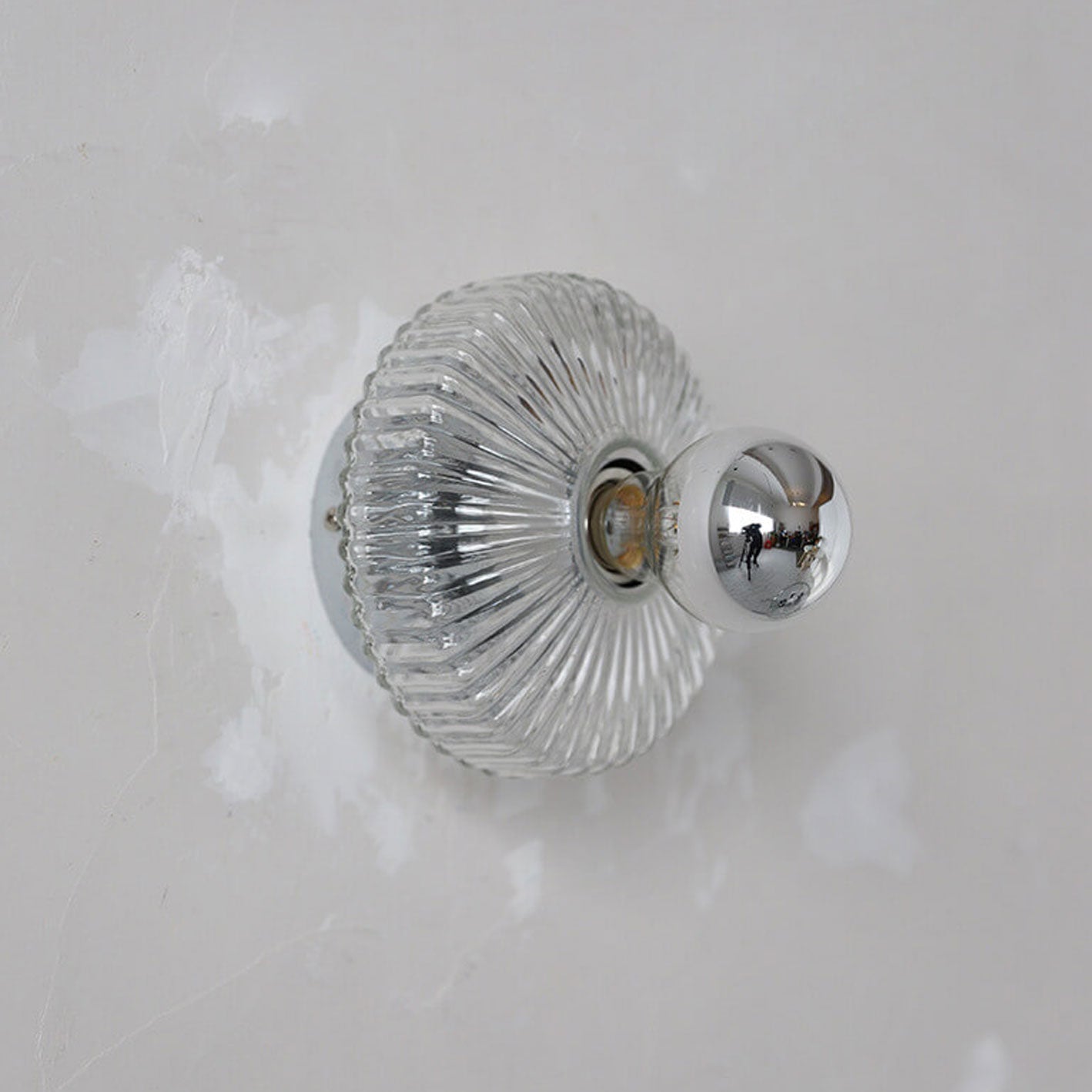 Glass Vertical Grain Design 1-Light Wall Sconce Lamp