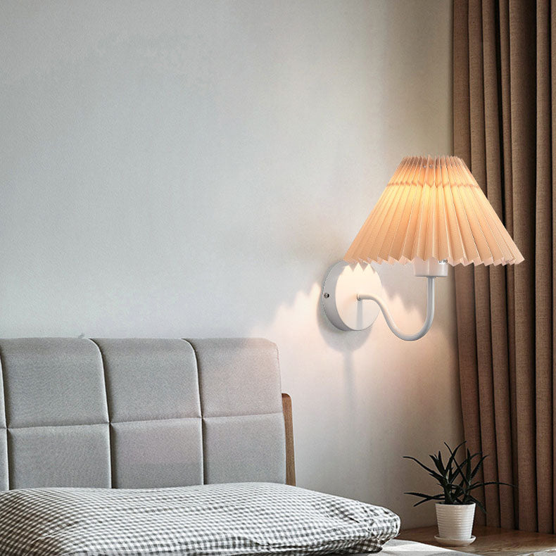 Pleated Disc Base Iron Fabric 1-Light Wall Sconce Lamp