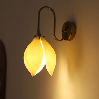 Ceramic Flower Shape Iron Frame 1-Light Wall Sconce Lamp