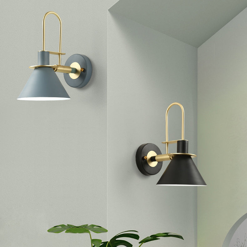 Modern Minimalist Horn Iron 1-Light Wall Sconce Lamp